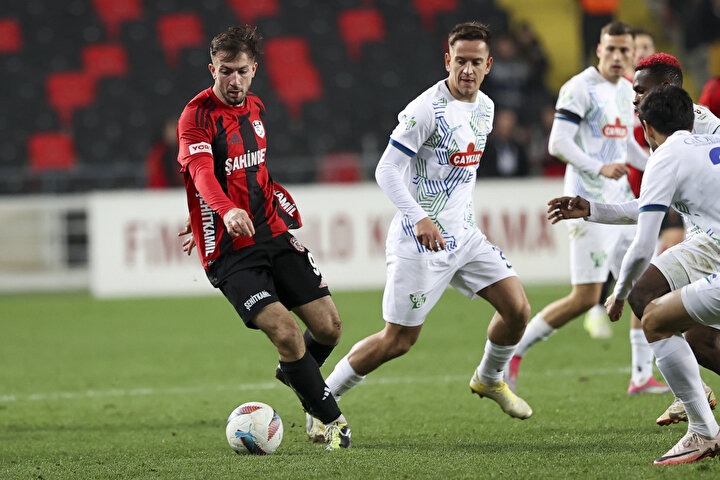 nhan-dinh-soi-keo-caykur-rizespor-vs-gaziantep-luc-22h00-ngay-17-12-2025-1