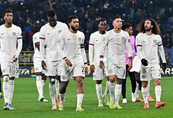 Rosenior và bài học truyền thông đầy cạm bẫy tại Stamford Bridge